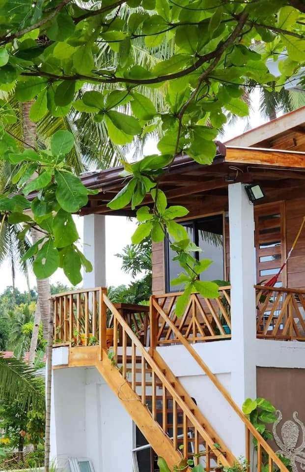 Chue&Larry'S Beachside Homestay Libagon Exterior foto